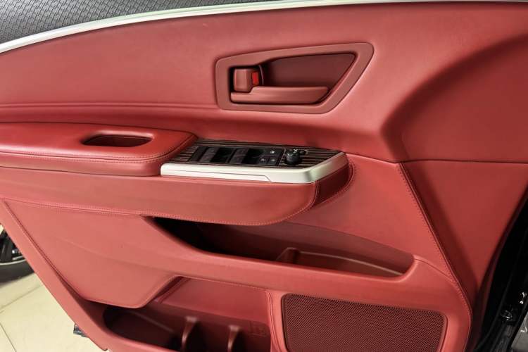 Used Toyota SIENNA 2023 2.5L Hybrid Comfort Edition Interior 8