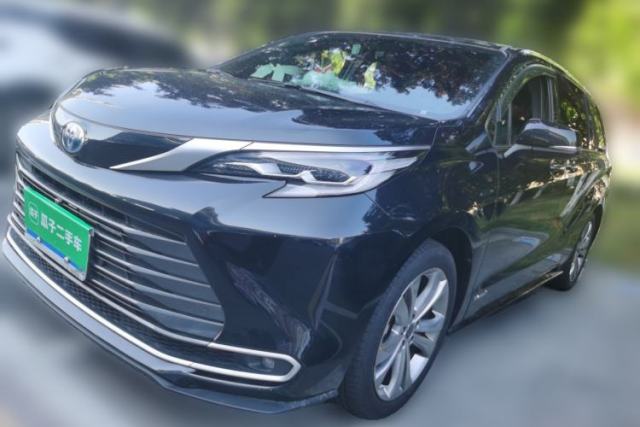 Used Toyota SIENNA 2023 2.5L Hybrid Deluxe Edition