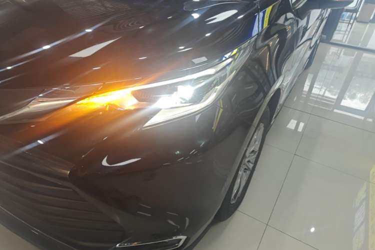 Used Toyota SIENNA 2023 2.5L Hybrid Comfort Edition Left Front Headlight