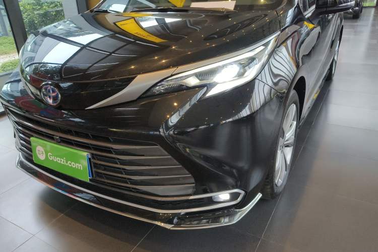 Used Toyota SIENNA 2023 2.5L Hybrid Deluxe Edition Left Front Headlight