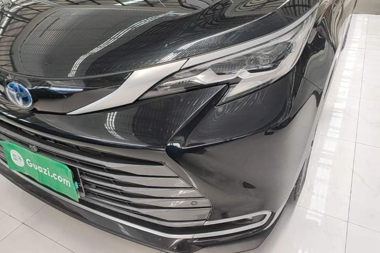 Used Toyota SIENNA 2023 2.5L Hybrid Deluxe Edition Left Front Headlight