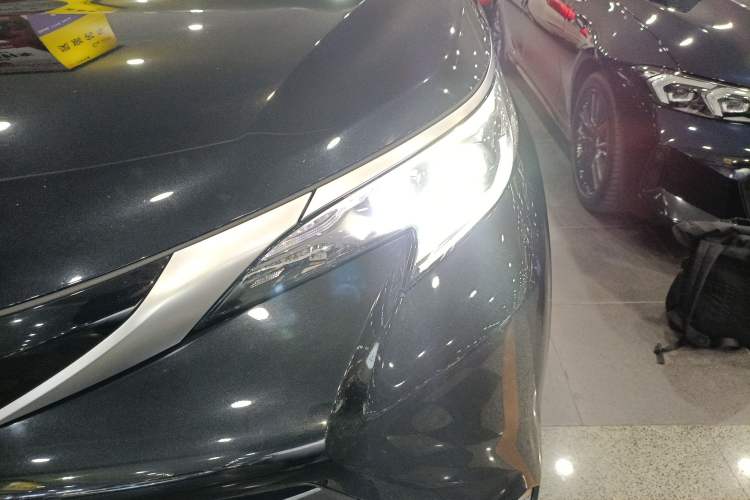Used Toyota SIENNA 2023 2.5L Hybrid Deluxe Edition Left Front Headlight
