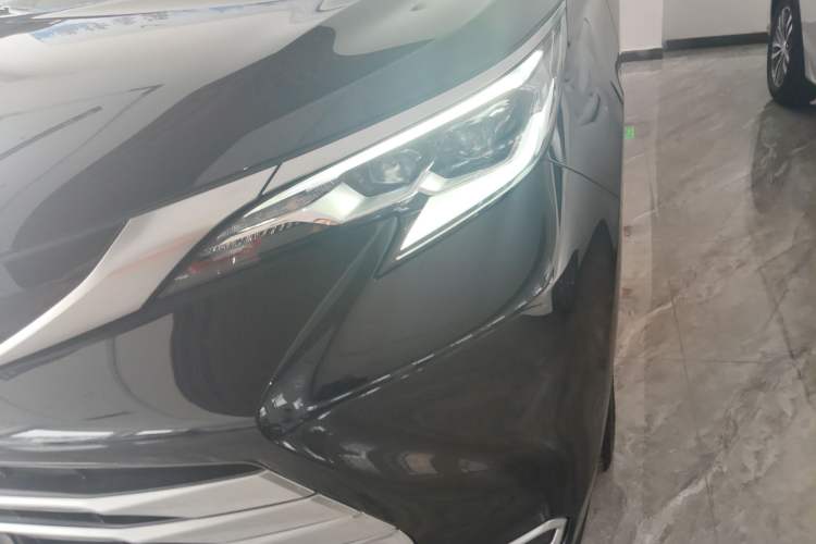 Used Toyota SIENNA 2023 2.5L Hybrid Platinum Edition Left Front Headlight