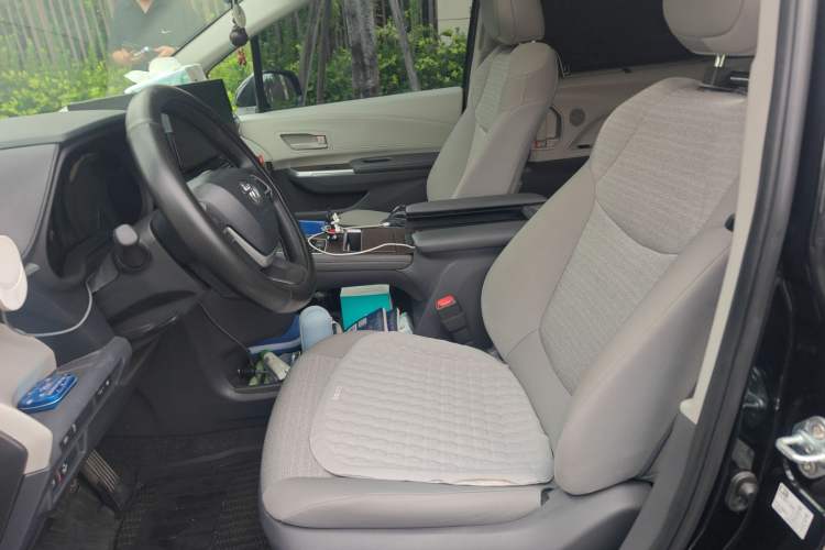 Used Toyota SIENNA 2023 2.5L Hybrid Comfort Edition Left Front Seat