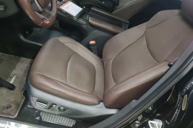 Used Toyota SIENNA 2023 2.5L Hybrid Platinum Edition Left Front Seat