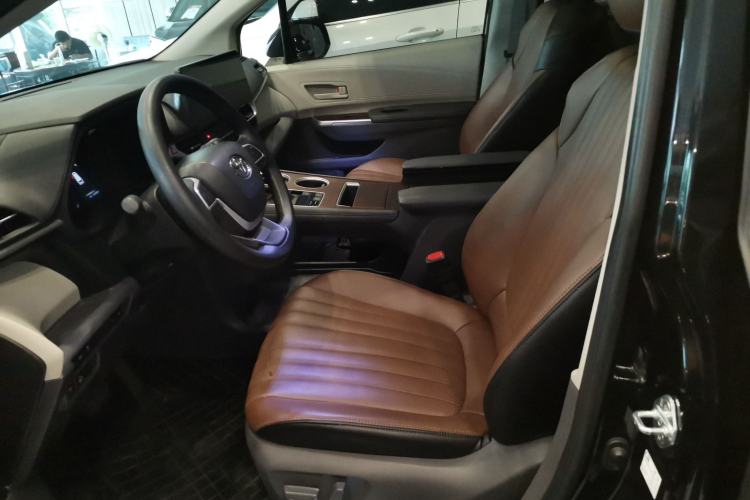 Used Toyota SIENNA 2023 2.5L Hybrid Comfort Edition Left Front Seat