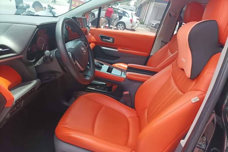 Used Toyota SIENNA 2023 2.5L Hybrid Comfort Edition Left Front Seat