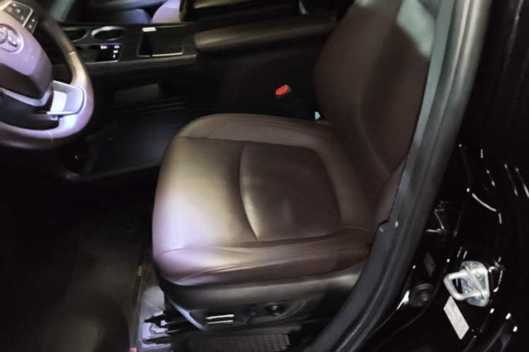 Used Toyota SIENNA 2023 2.5L Hybrid Platinum Edition Left Front Seat
