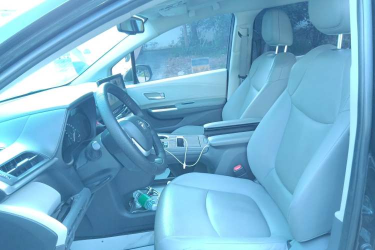 Used Toyota SIENNA 2023 2.5L Hybrid Luxury Edition Left Front Seat