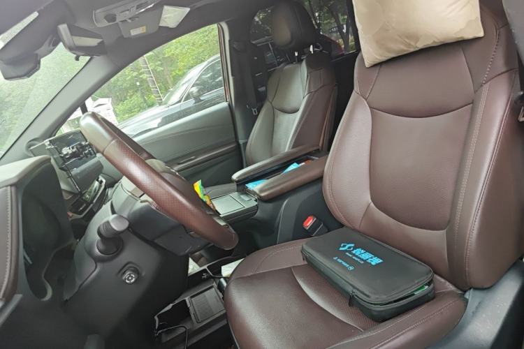 Used Toyota SIENNA 2023 2.5L Hybrid Ultimate Edition Left Front Seat