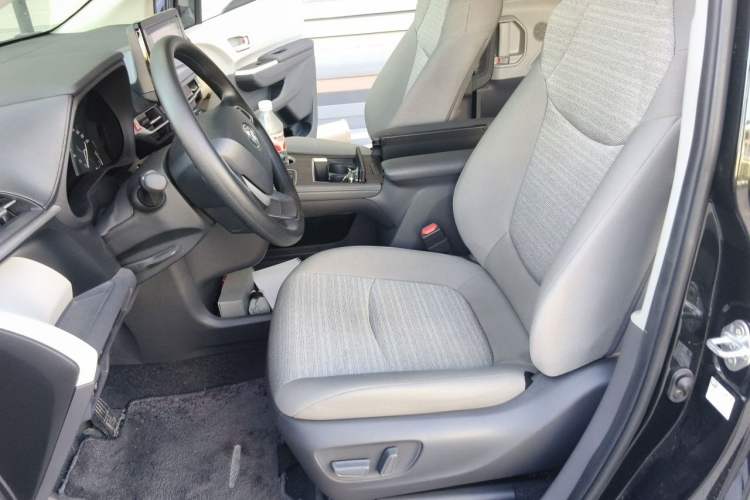 Used Toyota SIENNA 2023 2.5L Hybrid Comfort Edition Left Front Seat