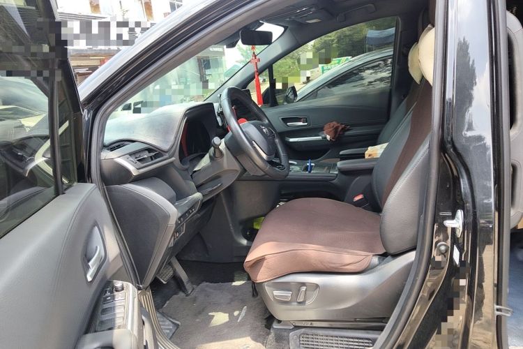 Used Toyota SIENNA 2023 2.5L Hybrid Deluxe Edition Left Front Seat