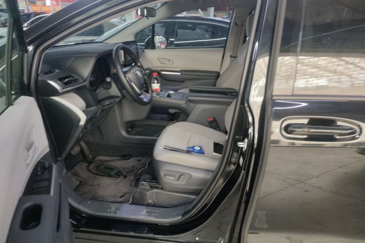 Used Toyota SIENNA 2023 2.5L Hybrid Comfort Edition Left Front Seat