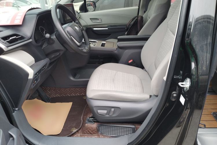 Used Toyota SIENNA 2023 2.5L Hybrid Comfort Edition Left Front Seat