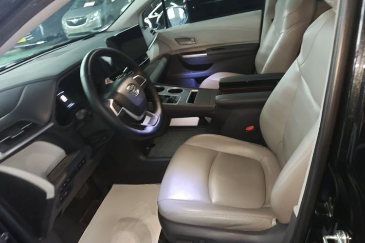 Used Toyota SIENNA 2023 2.5L Hybrid Comfort Edition Left Front Seat