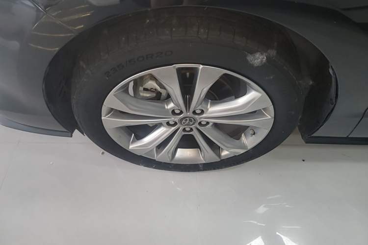 Used Toyota SIENNA 2023 2.5L Hybrid Ultimate Edition Left Front Wheel Hub