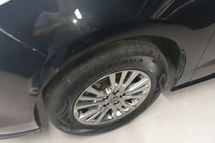 Used Toyota SIENNA 2023 2.5L Hybrid Comfort Edition Left Front Wheel Hub