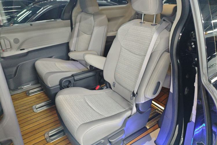 Used Toyota SIENNA 2023 2.5L Hybrid Comfort Edition Left Rear Seat