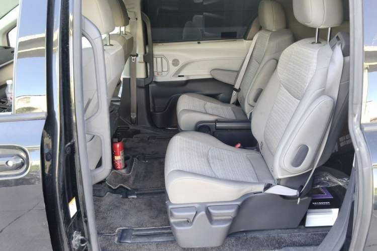 Used Toyota SIENNA 2023 2.5L Hybrid Comfort Edition Left Rear Seat