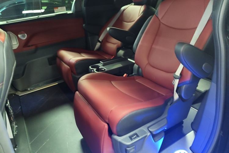 Used Toyota SIENNA 2023 2.5L Hybrid Comfort Edition Left Rear Seat