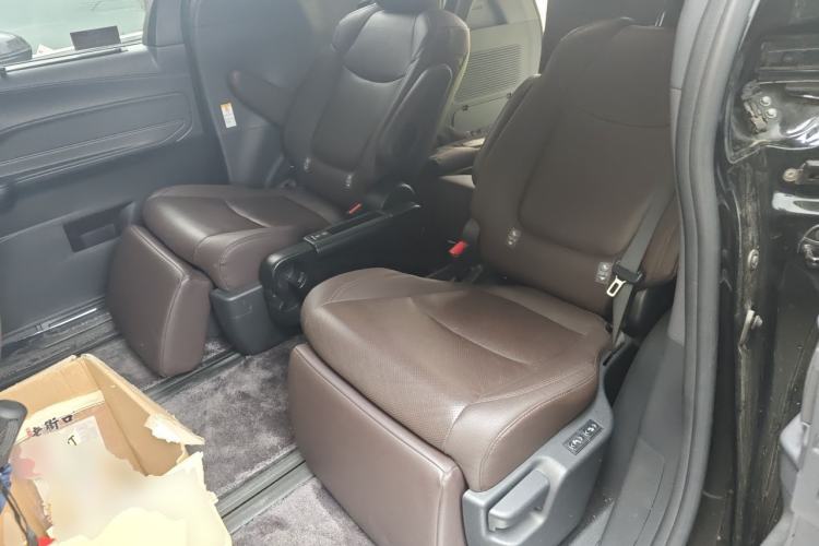 Used Toyota SIENNA 2023 2.5L Hybrid Platinum Edition Left Rear Seat