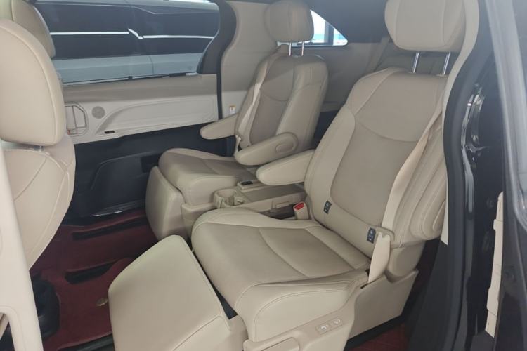 Used Toyota SIENNA 2023 2.5L Hybrid Deluxe Edition Left Rear Seat