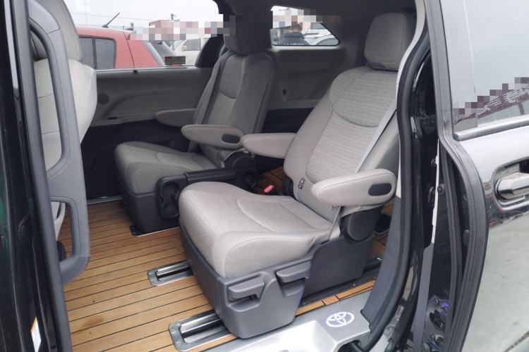 Used Toyota SIENNA 2023 2.5L Hybrid Comfort Edition Left Rear Seat