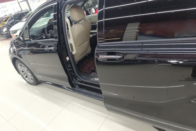 Used Toyota SIENNA 2023 2.5L Hybrid Deluxe Edition Left Side