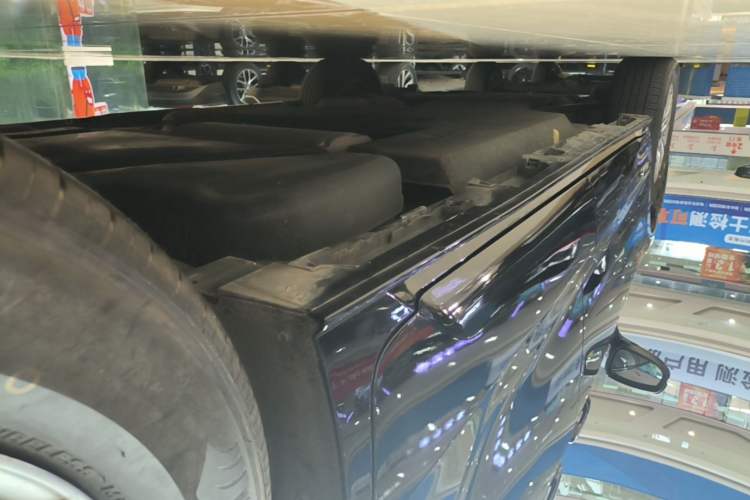 Used Toyota SIENNA 2023 2.5L Hybrid Luxury Edition Left Side Sill