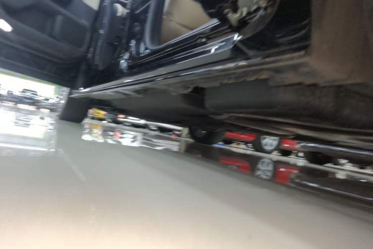 Used Toyota SIENNA 2023 2.5L Hybrid Deluxe Edition Left Side Sill