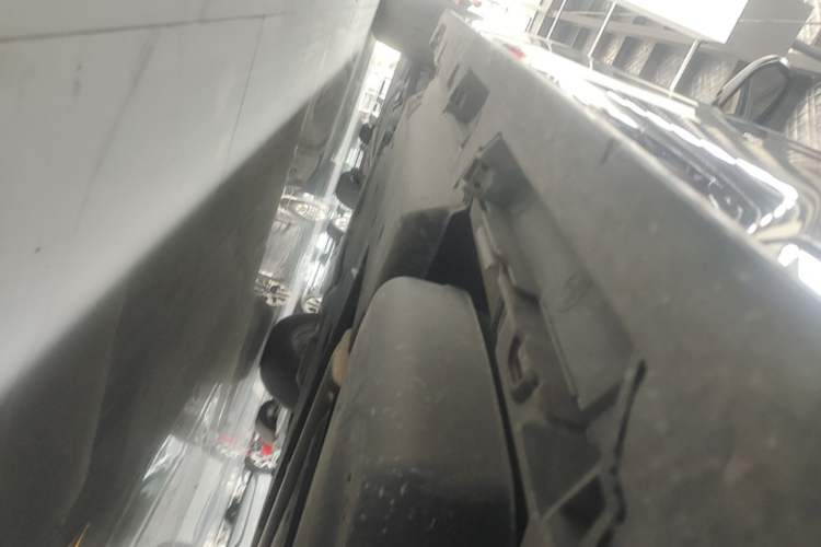 Used Toyota SIENNA 2023 2.5L Hybrid Comfort Edition Left Side Sill