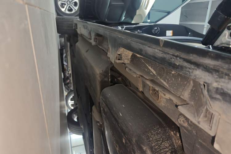 Used Toyota SIENNA 2023 2.5L Hybrid Deluxe Edition Left Side Sill