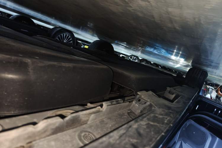 Used Toyota SIENNA 2023 2.5L Hybrid Comfort Edition Left Side Sill