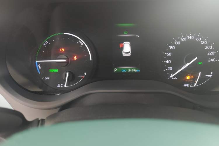 Used Toyota SIENNA 2023 2.5L Hybrid Comfort Edition Odometer Close Up