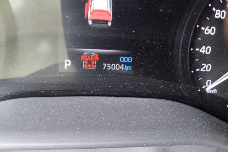 Used Toyota SIENNA 2023 2.5L Hybrid Deluxe Edition Odometer Close Up