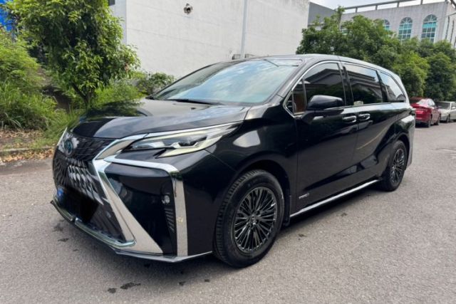 Used Toyota SIENNA 2023 2.5L Hybrid Luxury Edition