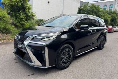 Used Toyota SIENNA 2023 2.5L Hybrid Luxury Edition