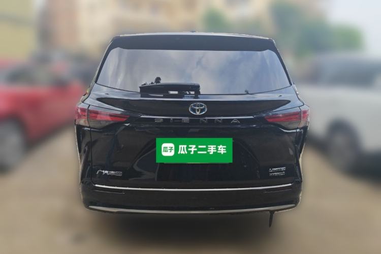 Used Toyota SIENNA 2023 2.5L Hybrid Deluxe Edition Rear