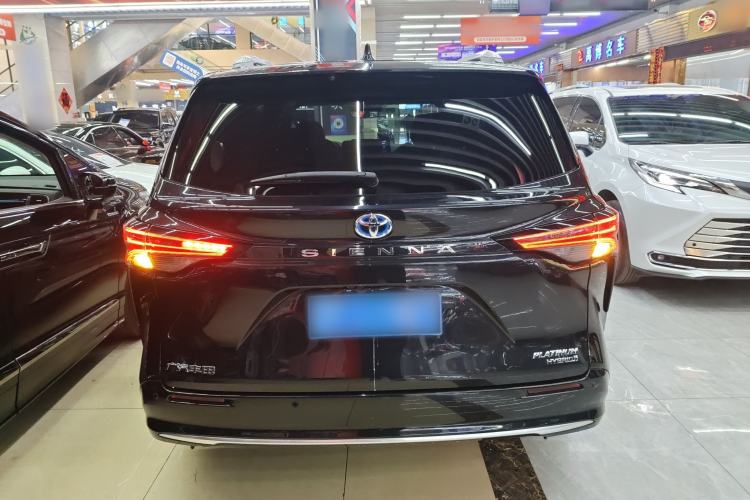 Used Toyota SIENNA 2023 2.5L Hybrid Platinum Edition Rear