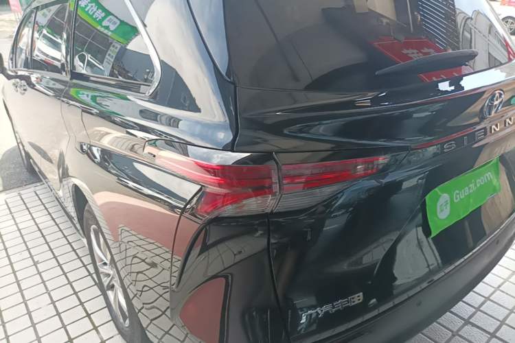 Used Toyota SIENNA 2023 2.5L Hybrid Comfort Edition Rear