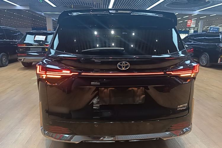 Used Toyota SIENNA 2023 2.5L Hybrid Deluxe Edition Rear