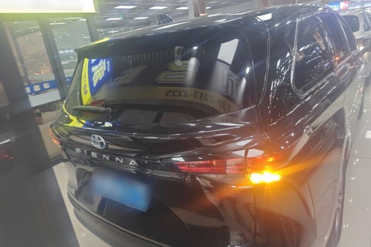 Used Toyota SIENNA 2023 2.5L Hybrid Comfort Edition Rear