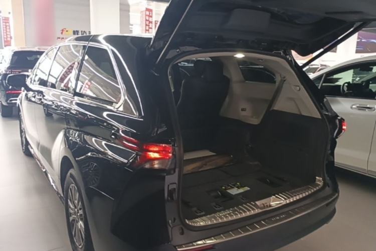 Used Toyota SIENNA 2023 2.5L Hybrid Comfort Edition Rear Left 45 Deg