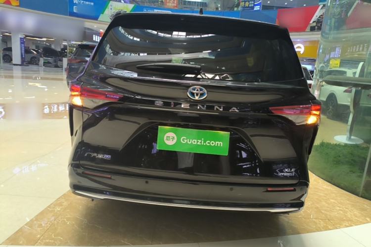Used Toyota SIENNA 2023 2.5L Hybrid Luxury Edition Rear