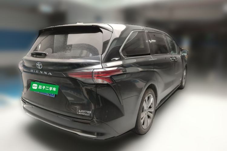 Used Toyota SIENNA 2023 2.5L Hybrid Deluxe Edition Rear Right 45 Deg