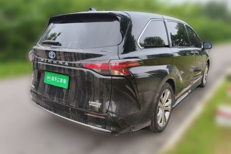 Used Toyota SIENNA 2023 2.5L Hybrid Deluxe Edition Rear Right 45 Deg