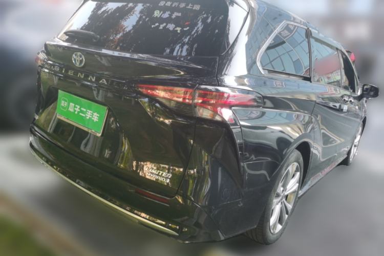 Used Toyota SIENNA 2023 2.5L Hybrid Deluxe Edition Rear Right 45 Deg