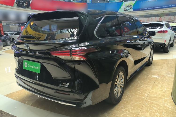 Used Toyota SIENNA 2023 2.5L Hybrid Luxury Edition Rear Right 45 Deg
