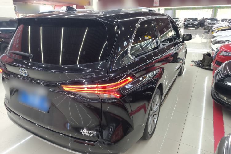 Used Toyota SIENNA 2023 2.5L Hybrid Deluxe Edition Rear Right 45 Deg