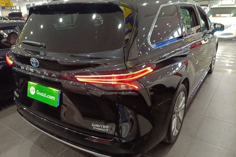 Used Toyota SIENNA 2023 2.5L Hybrid Deluxe Edition Rear Right 45 Deg